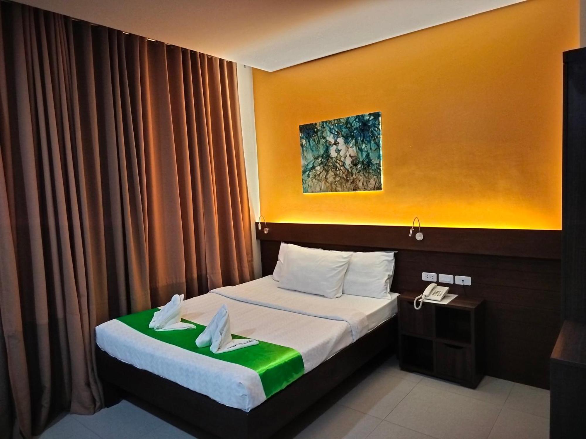 Cresebo Mansion Hotel Tagbilaran City Exterior photo